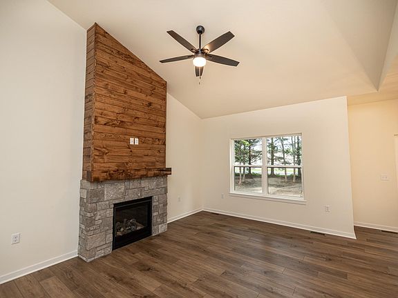 3rd image of 8810 Pine Cone Dr