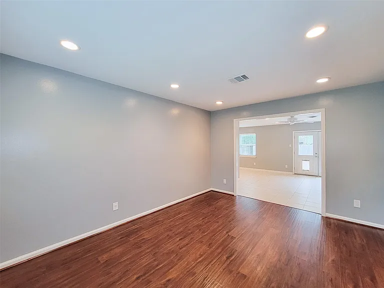 5846 Ettrick Dr — Photo 23