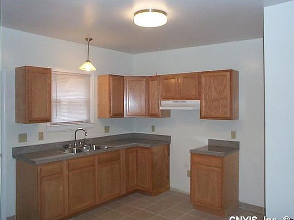 4th image of 117 Parkside Ave