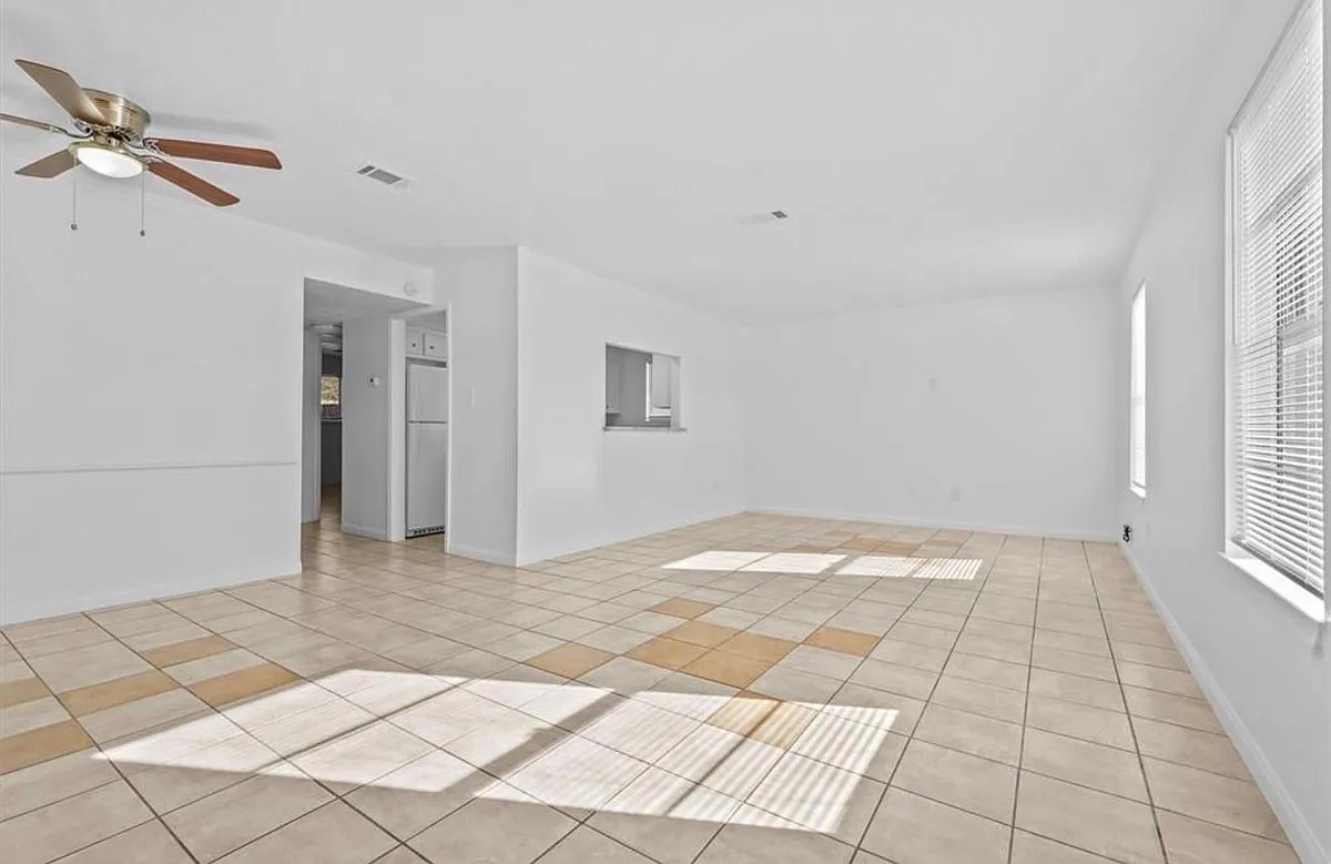 Building Photo - 3428 Lantern Ln
