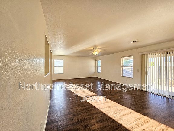 5th image of 7837 E Lamont Dr