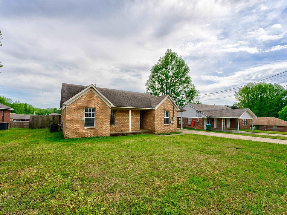 1st image of 109 Laurel Ln