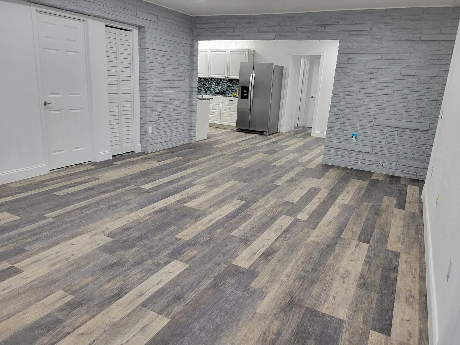 3 bed, 1.5 bath, 1400 sqft, $3,300 — Photo 3