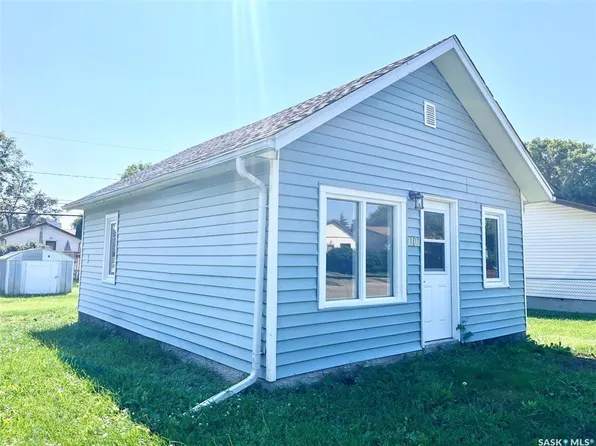 1101 12th STREET W, Prince Albert, SK S6V 3E3