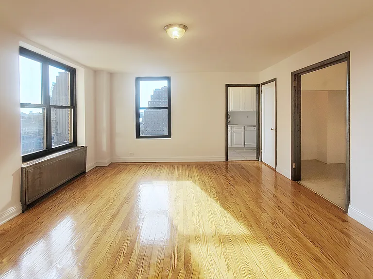 200 W 16th St #16C — Photo 3