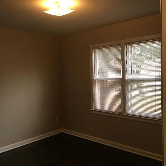 711 N College Ave #21 — Photo 4