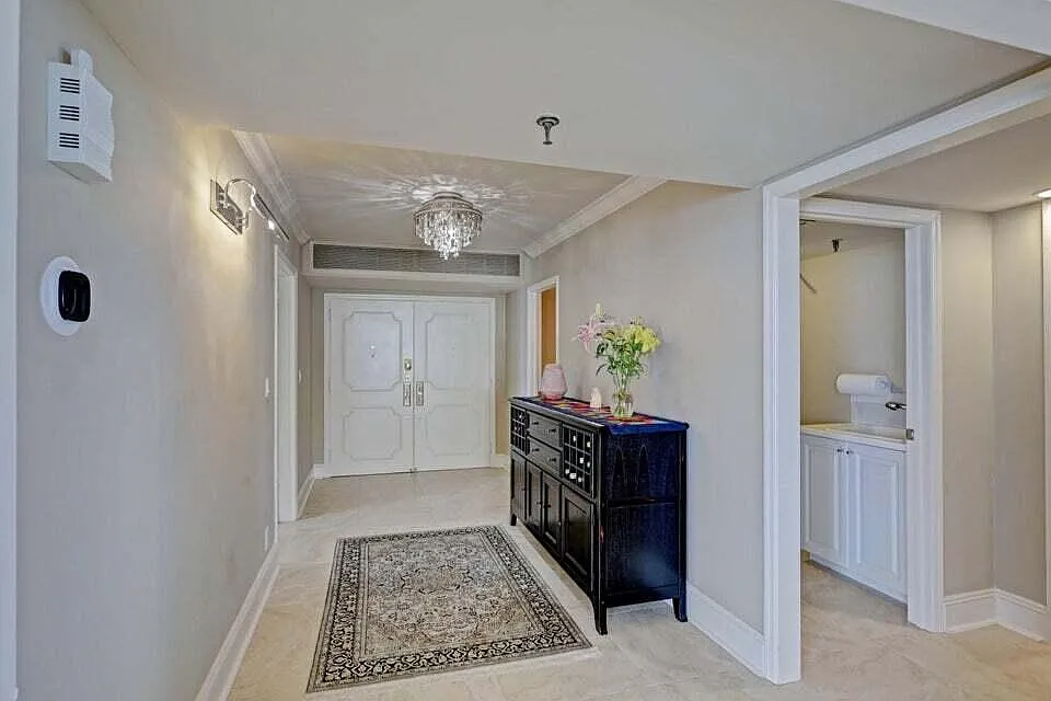 3 bed, 3.5 bath, 2614 sqft, $13,500 — Photo 4