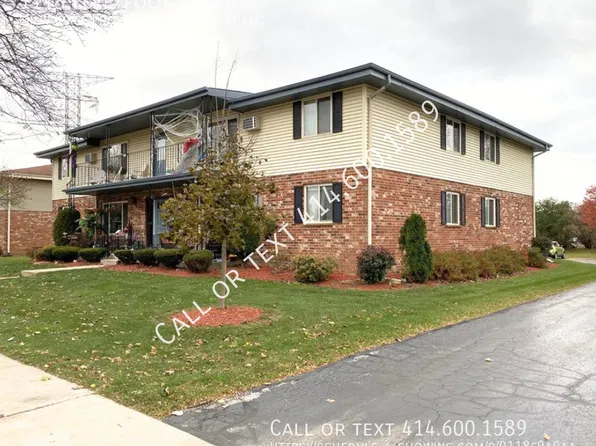 1118 Fleetfoot Dr #6, Waukesha, WI 53186