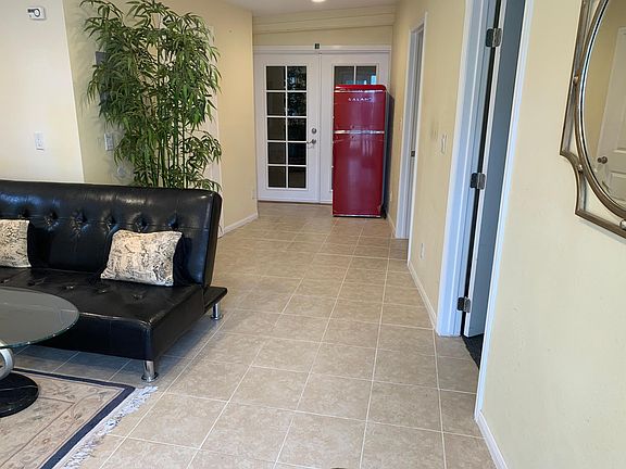 5th image of 22400 Sylvan St