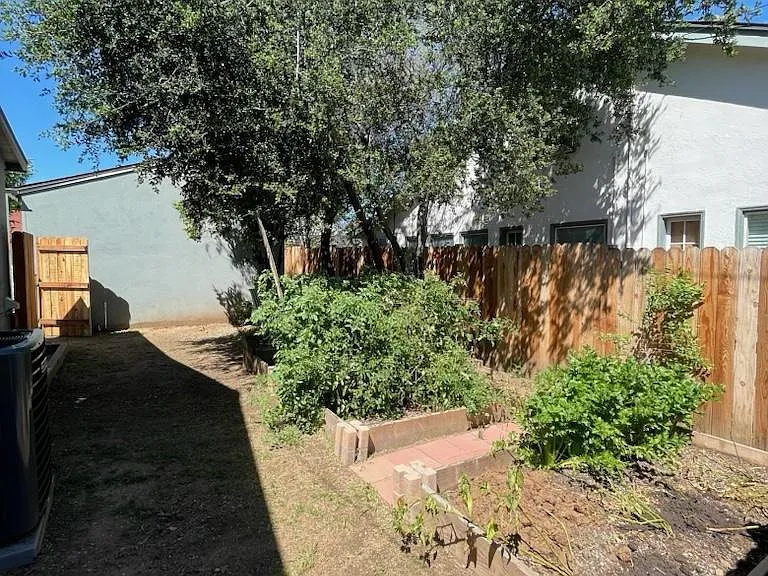 919 E High Ave #A — Photo 19
