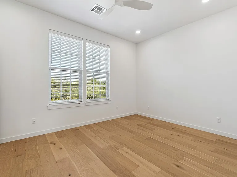 18821 Selah Way — Photo 30