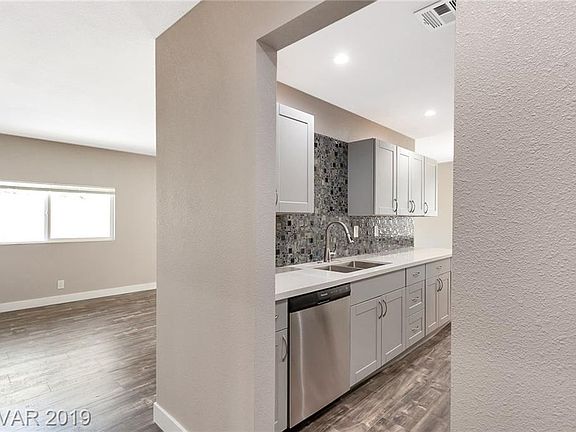 3rd image of 4863 Monterrey Ave