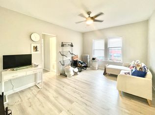 7635 N Rogers Ave #2, Chicago, IL 60626