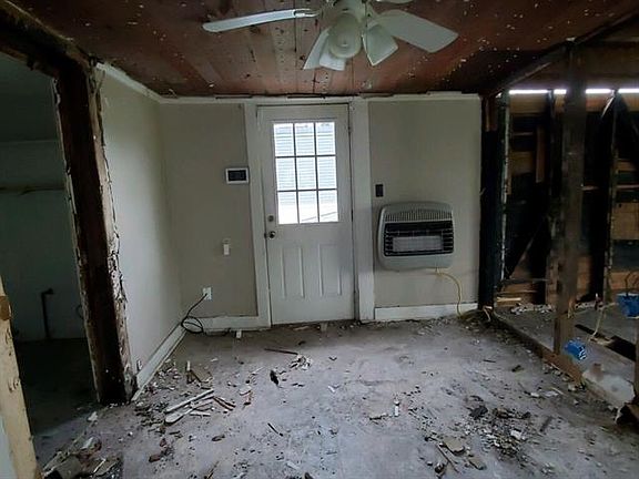 4th image of 410 E Burton St