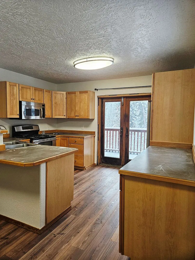 Spacious 1 bed/1 bath off Chena Hot Springs Rd! — Photo 2