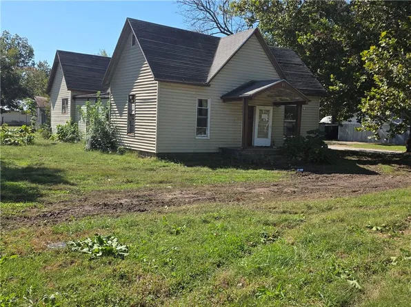 101 E Park Ave #101, Rich Hill, MO 64779