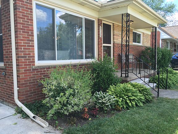2nd image of 2735 Clawson Ave