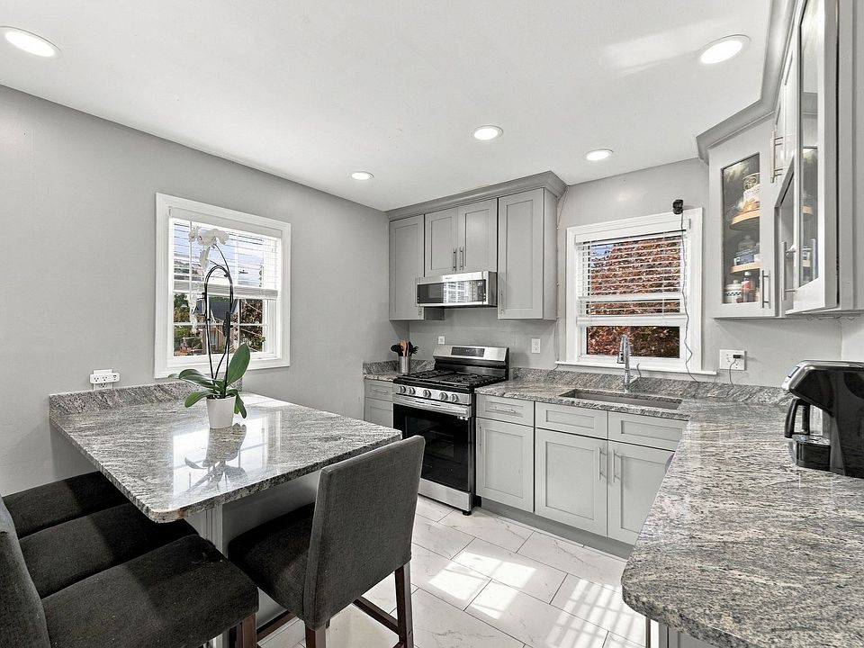 1st image of 104 Waterhill St