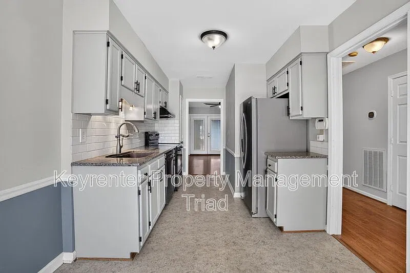2 bed, 2.0 bath, 1008 sqft, $1,400 — Photo 2