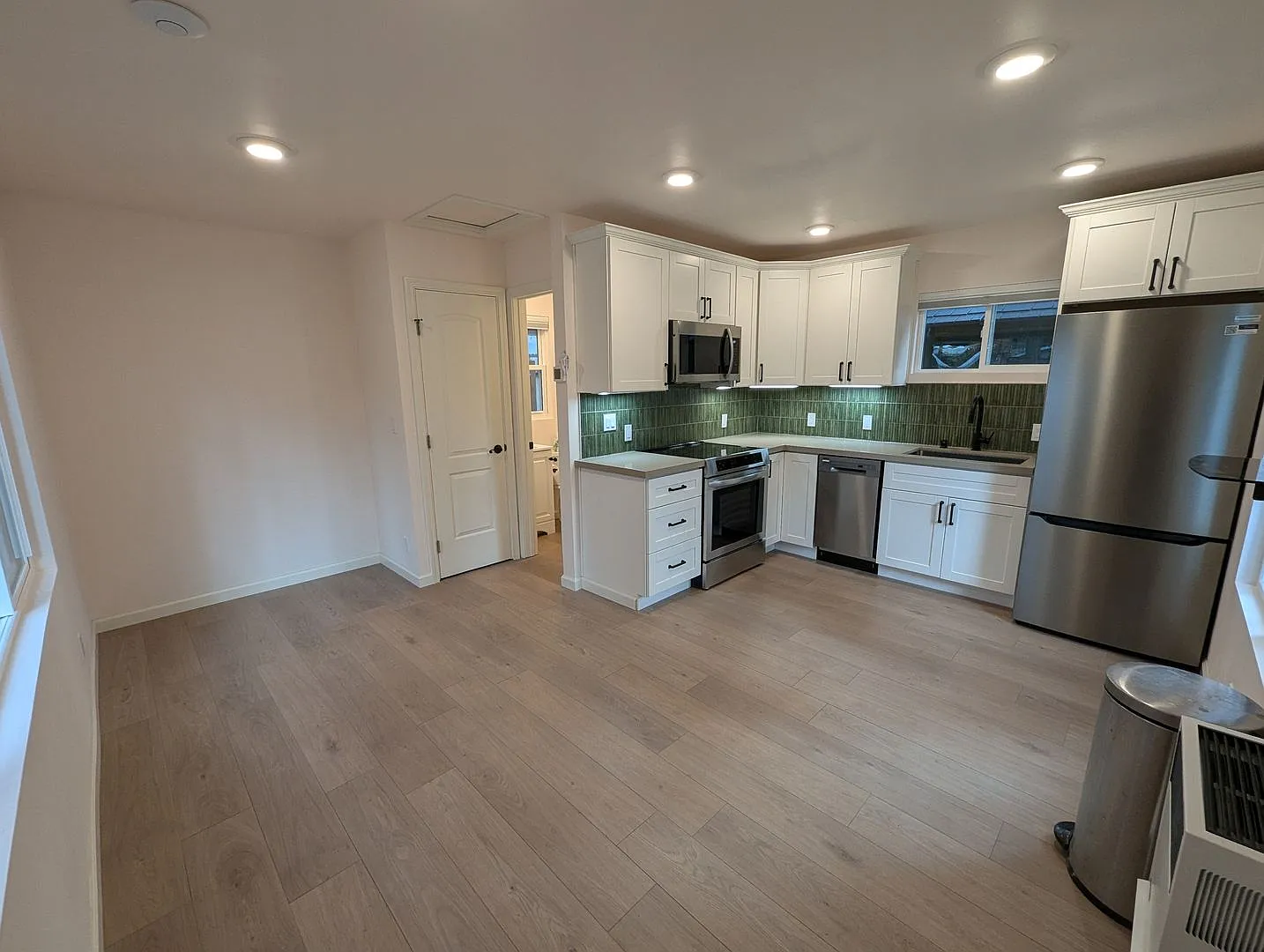 Completely remodeled stand alone Studio Cabin! Available now!! Call and inquire today! — Photo 4