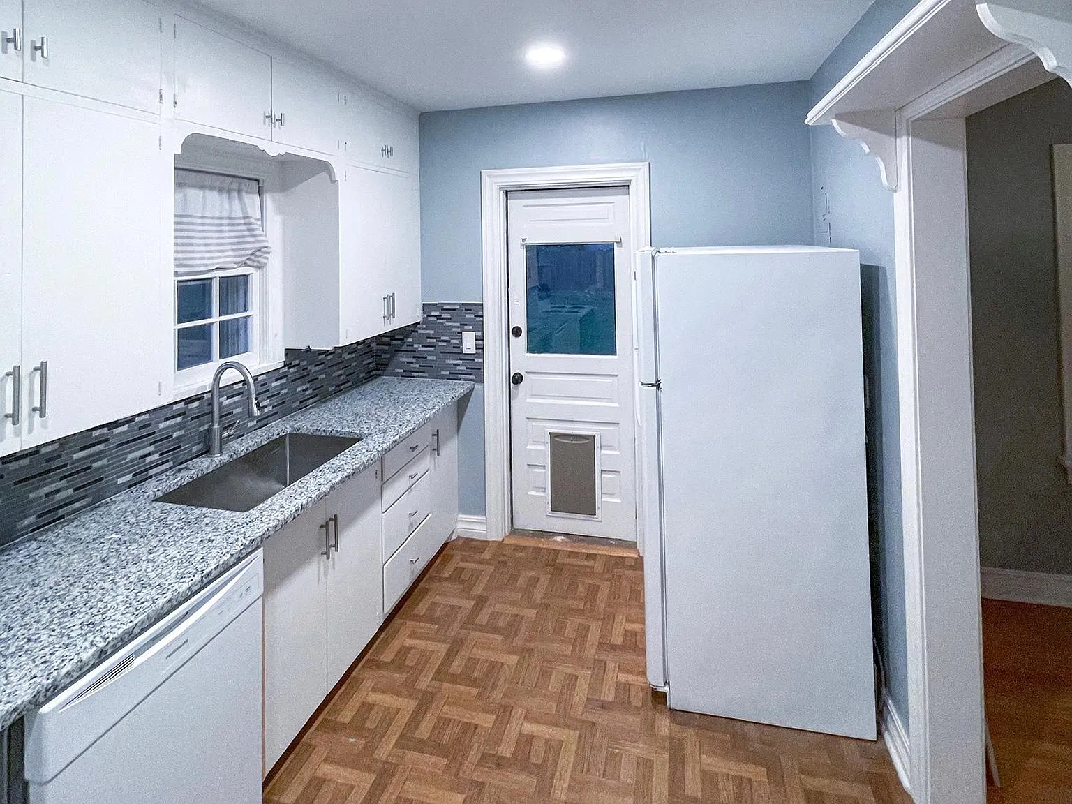 2 bed, 838 sqft, $1,500 — Photo 2