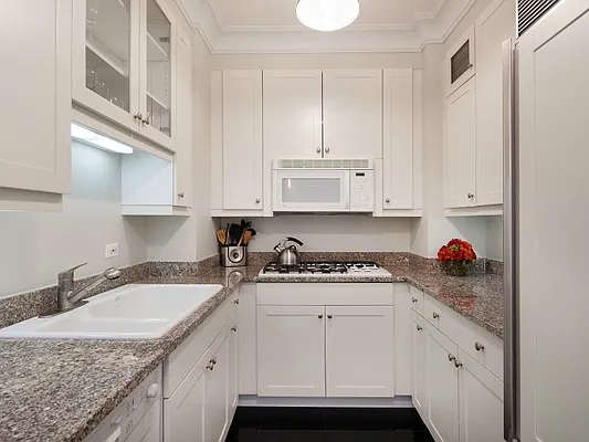 Rented by Sotheby's International Realty | media 14