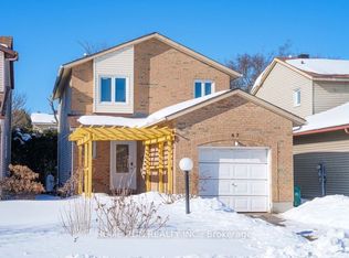 47 Coolspring Cres, Ottawa, ON K2E 7M9
