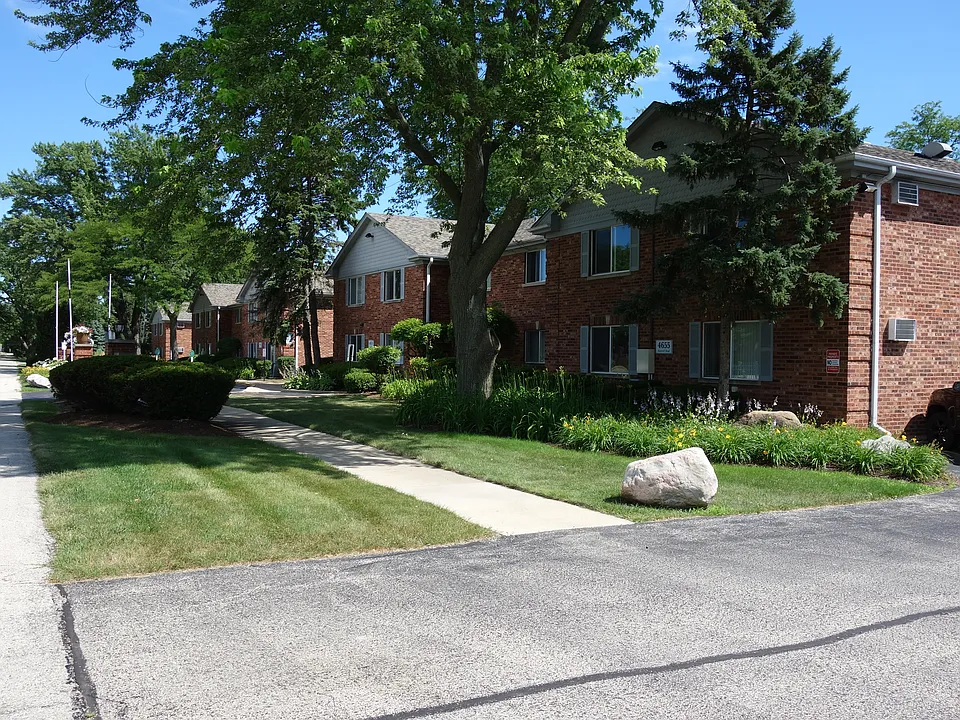 PLUM GROVE APARTMENTS