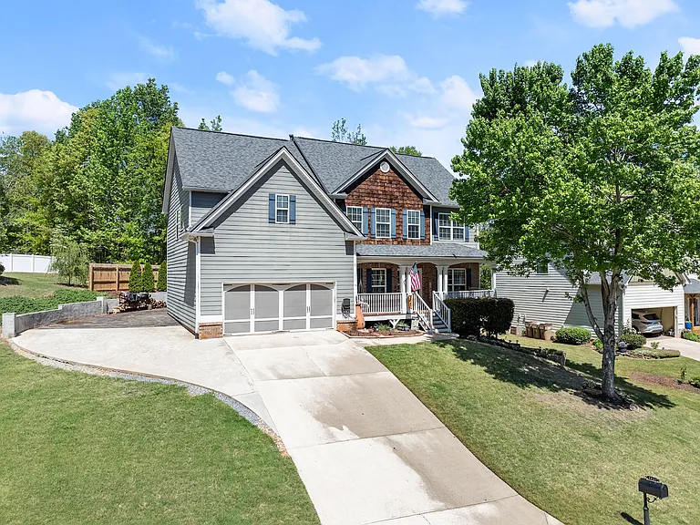 3947 Walnut Grove Way — Photo 1