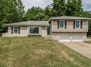7324 Flint Dr, Shawnee, KS 66203