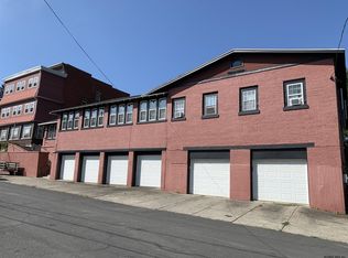 8 Hamilton Pl, Cohoes, NY 12047