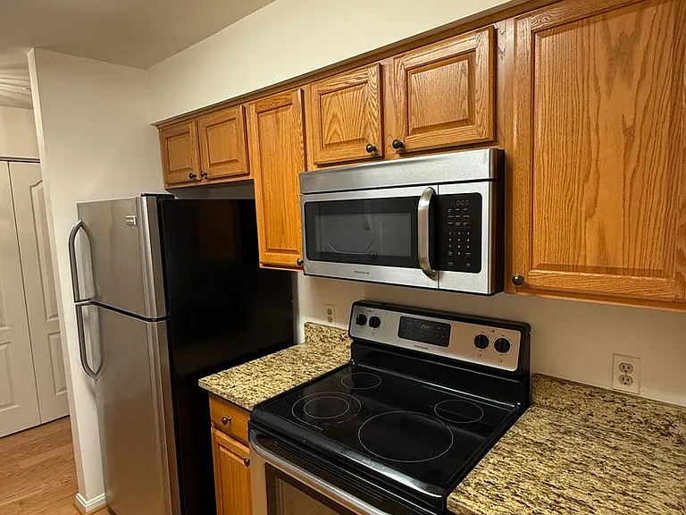 8382 Montgomery Run Rd #J — Photo 5