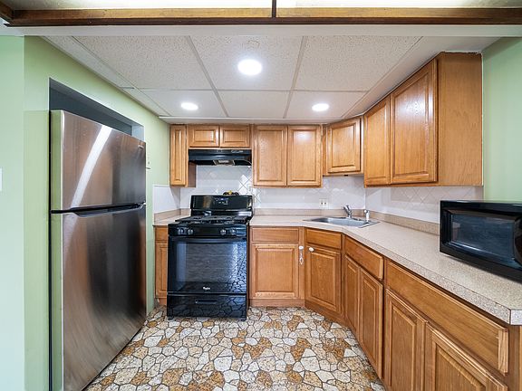 4th image of 618 21st St Floor 1