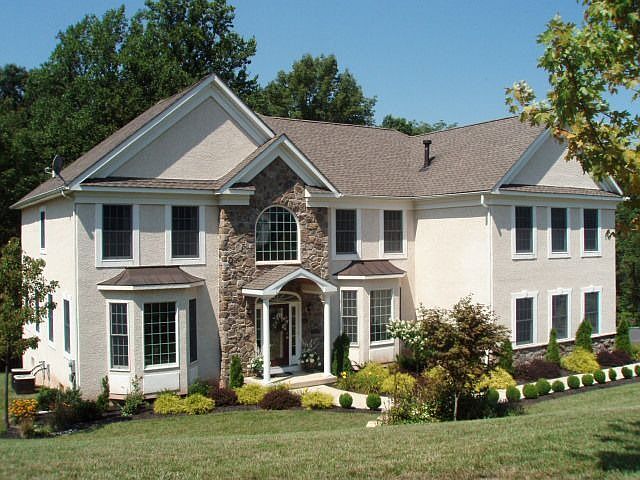 Gorgeous Sloped Setting!