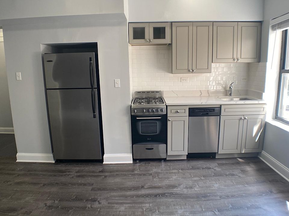 1st image of 4554 N Malden St #303