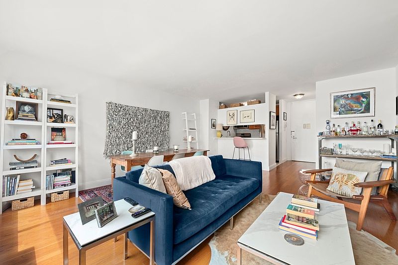 1st image of 45 W 67th St APT 17C