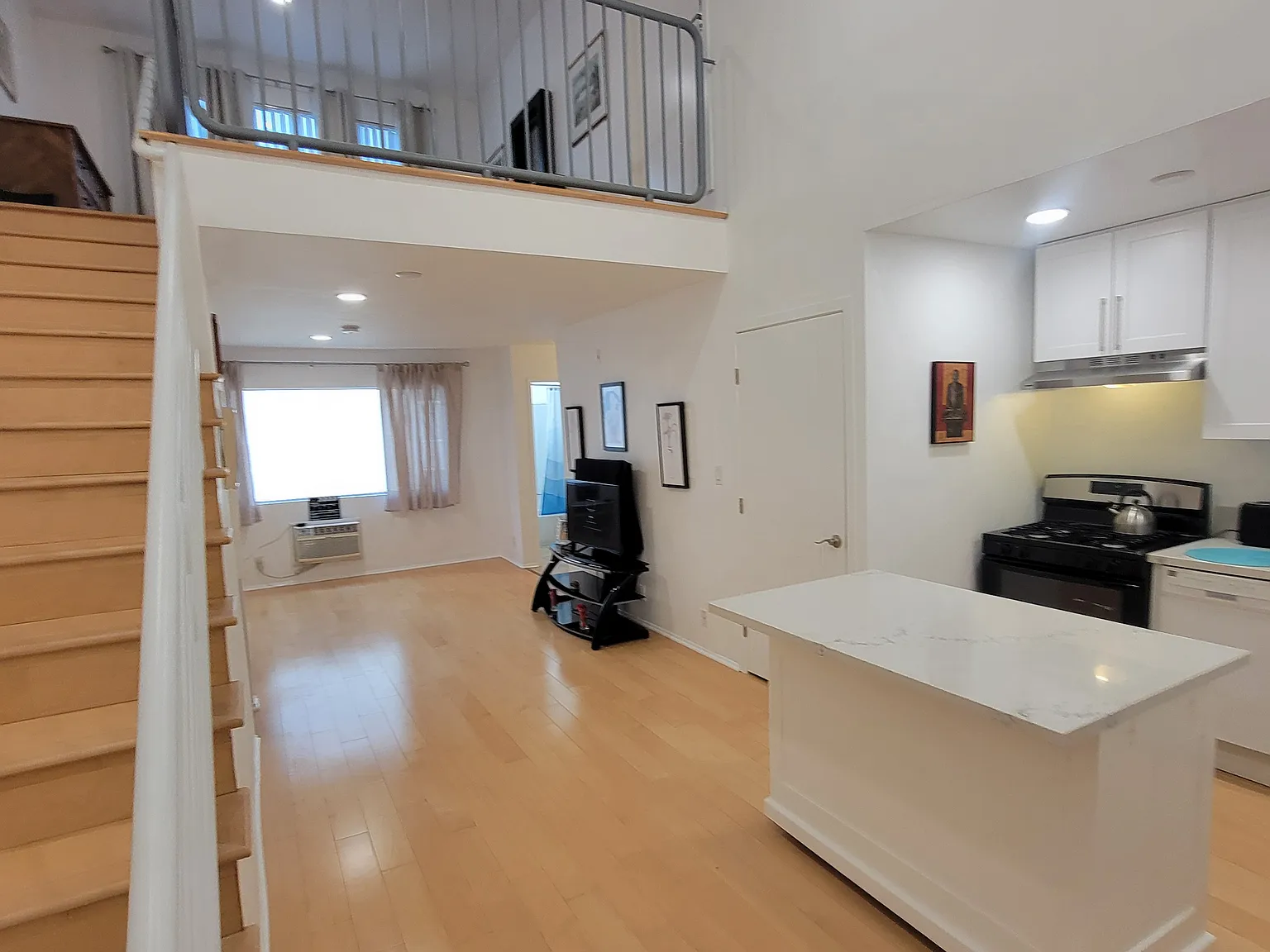 1230 N June St — Photo 4
