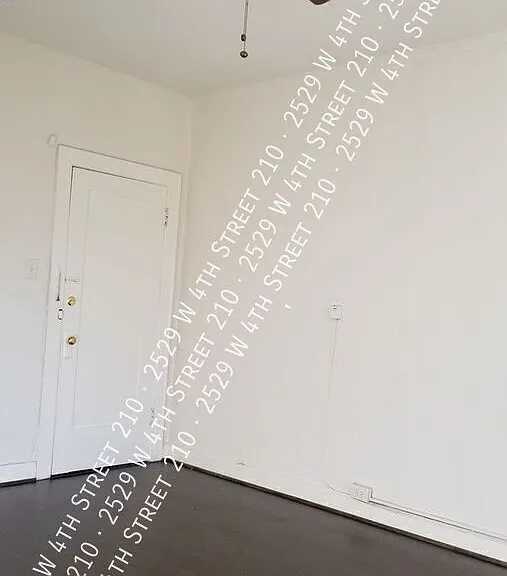 2529 W 4th St #210 — Photo 10