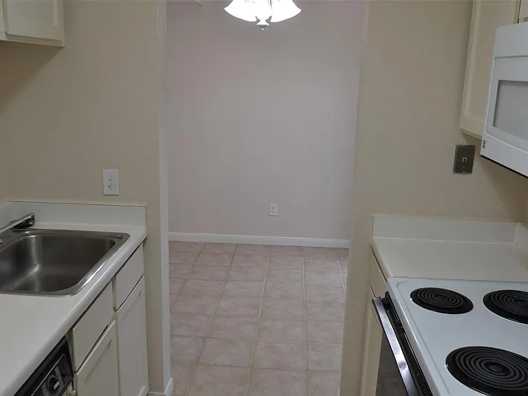 6111 Beverly Hill St #43 — Photo 25