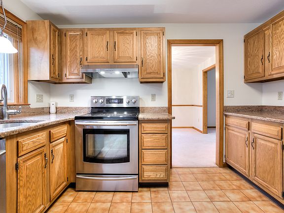 2nd image of 154 Coburn Ave
