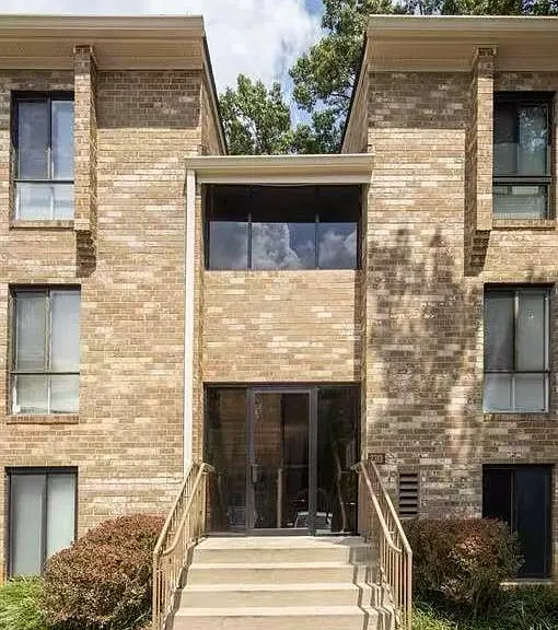 2323 Freetown Ct #2B — Photo 1