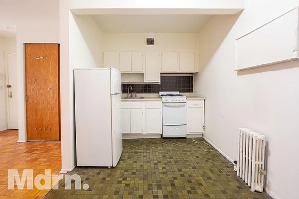 Rented by Mdrn Residential | media 12