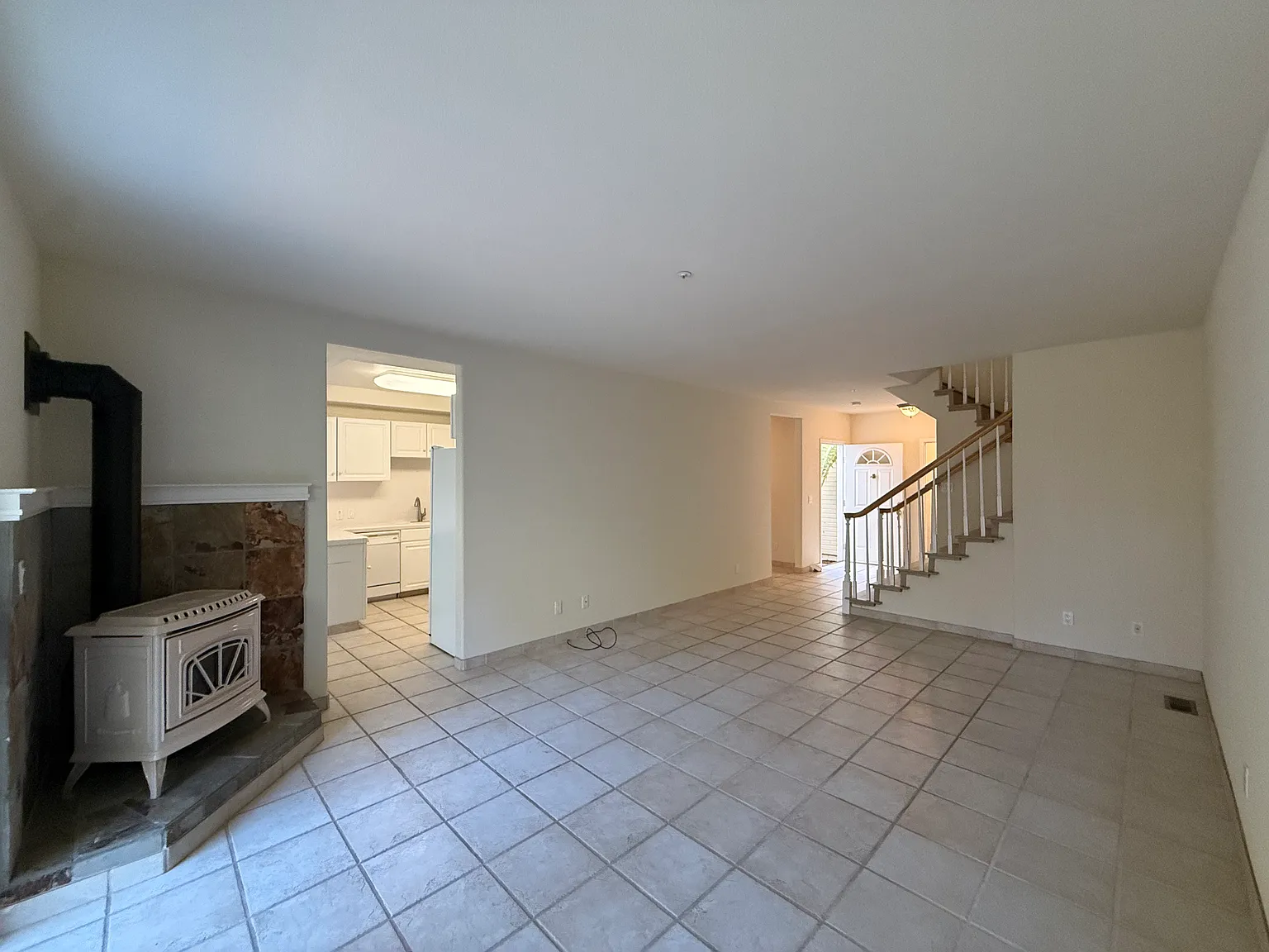 3 bed, 2.5 bath, 1772 sqft, $4,950 — Photo 3