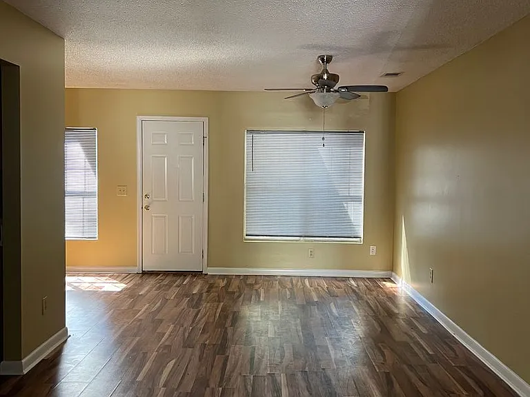 452 Sandy Oak Dr — Photo 3