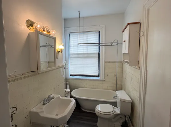 133 S Lake Ave APT 4, Albany, NY 12208