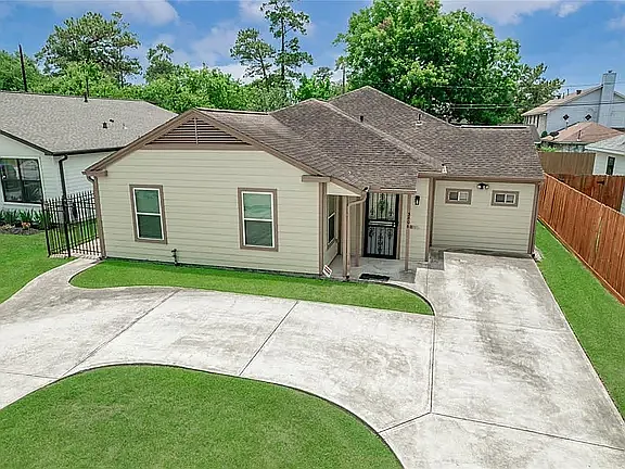 3806 Arbor St — Photo 1