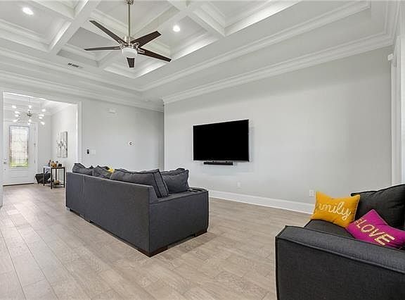 3rd image of 5135 Cameron Blvd