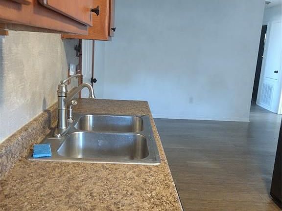 4th image of 1833 Wren Dr