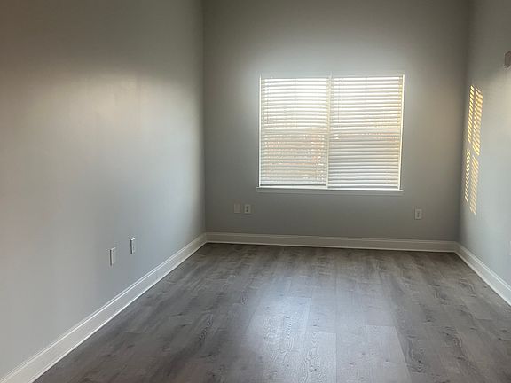 4th image of 22 Wedgefield Dr #301