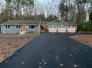 77 Hall Rd, Londonderry, NH 03053